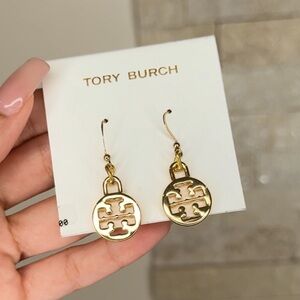 Tory Burch pendant drop Earrings in Gold